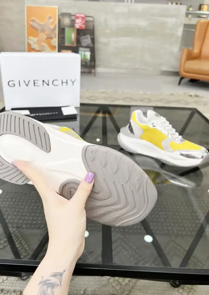 hype Givenchy Sneakers