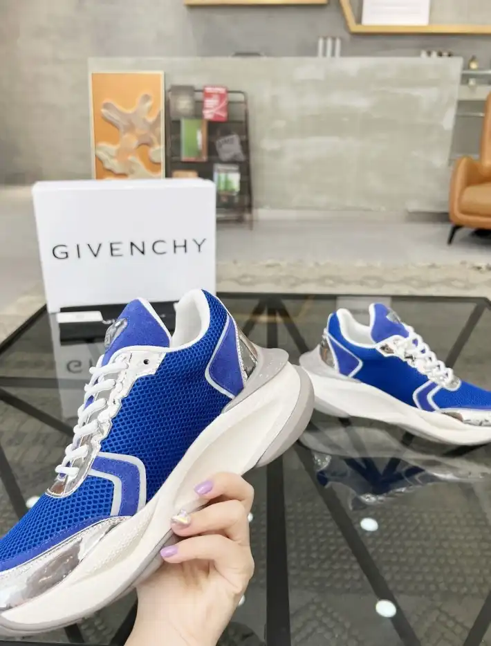 hype Givenchy Sneakers