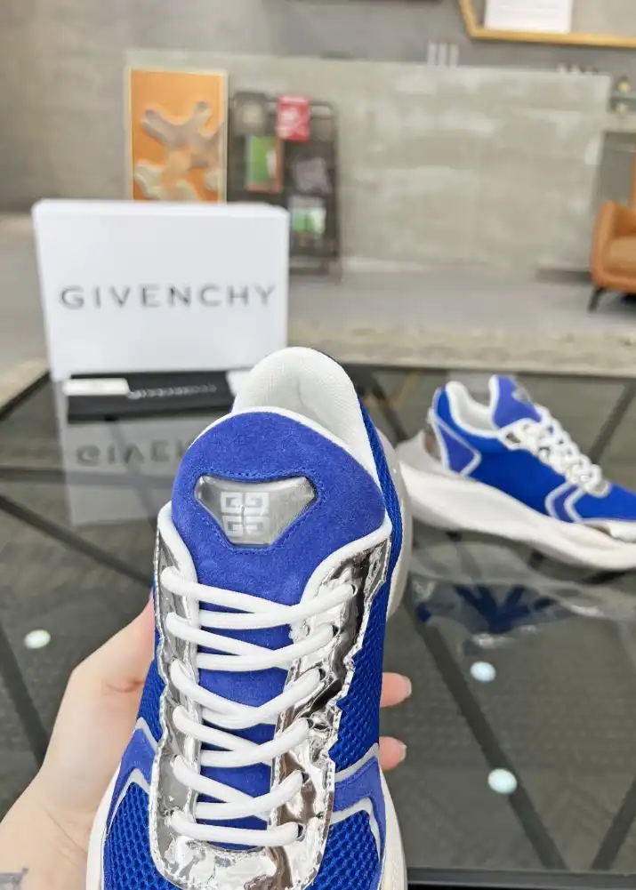 hype Givenchy Sneakers