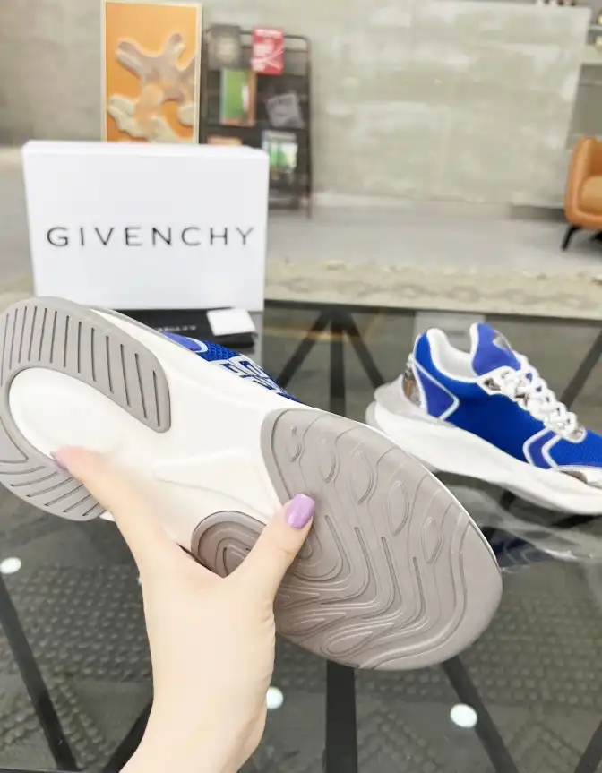 hype Givenchy Sneakers