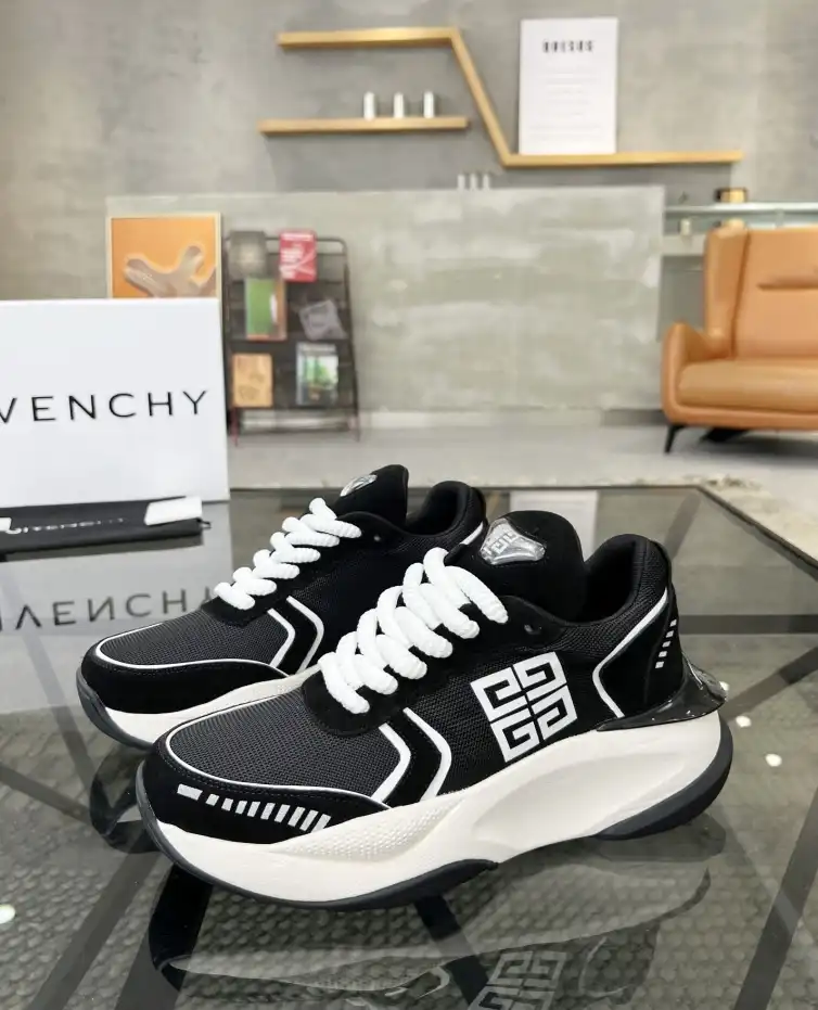 hype Givenchy Sneakers