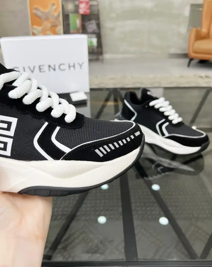 hype Givenchy Sneakers