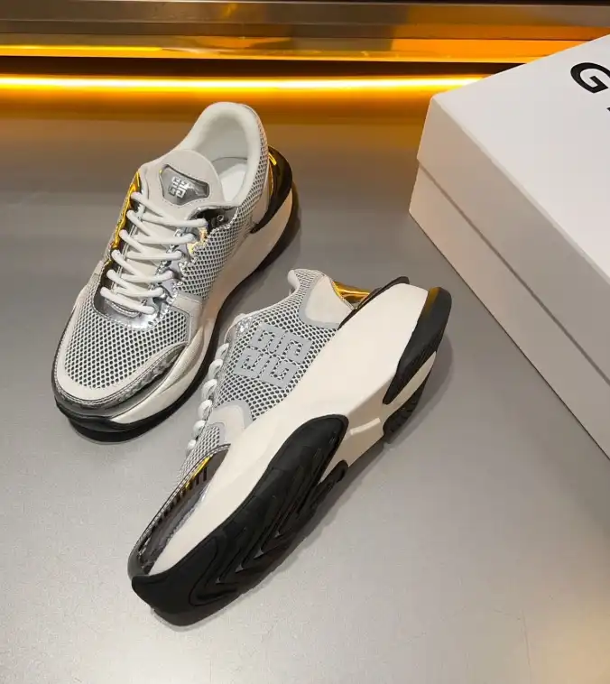 hype Givenchy Sneakers