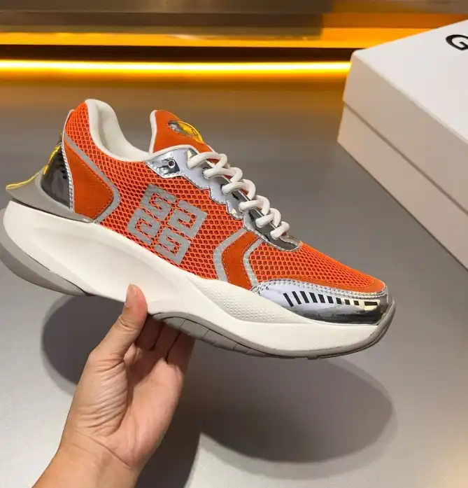 hype Givenchy Sneakers