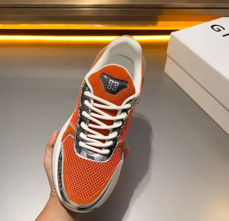 hype Givenchy Sneakers