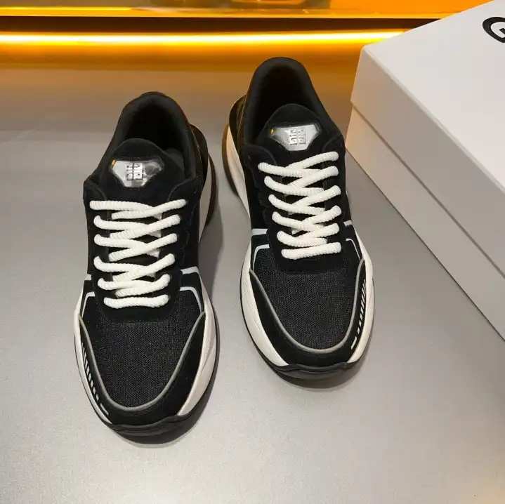 hype Givenchy Sneakers