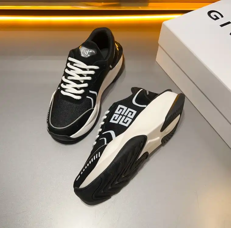 hype Givenchy Sneakers