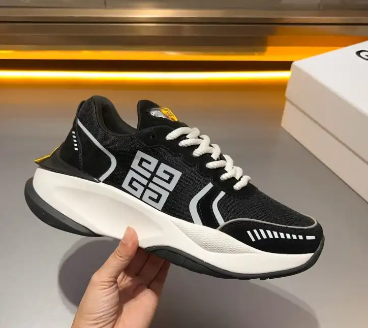 hype Givenchy Sneakers