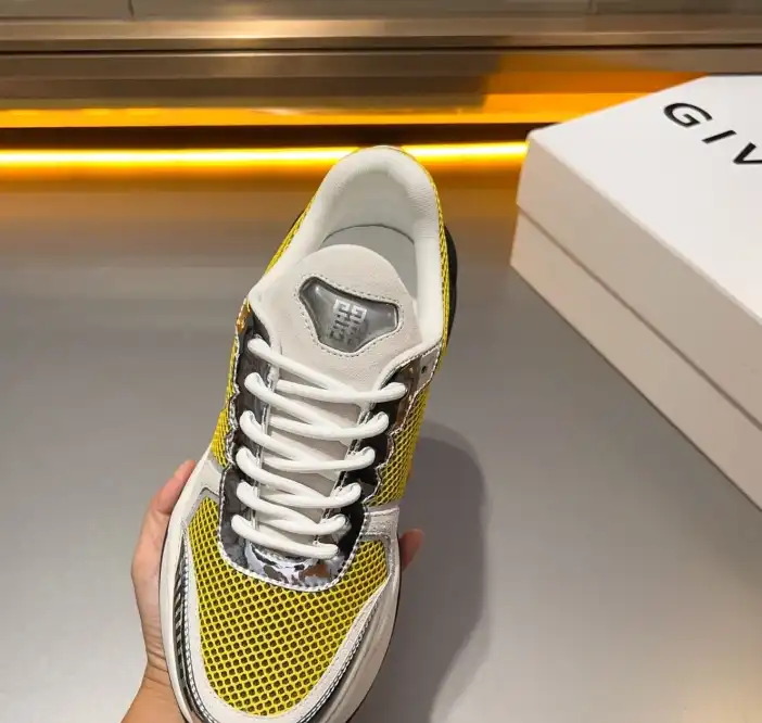 hype Givenchy Sneakers