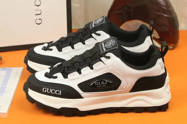 hype Gucci Sneakers