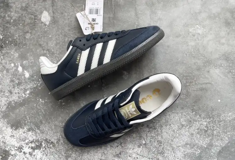 hype Adidas Sneakers