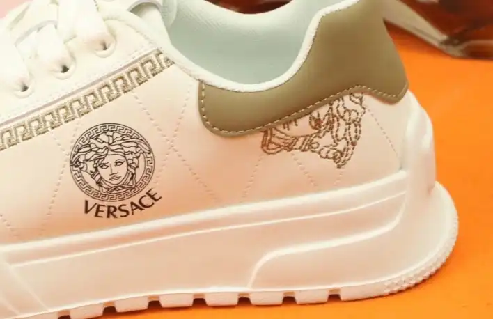 hype Givenchy Sneakers