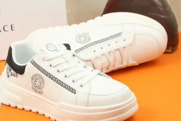 hype Givenchy Sneakers