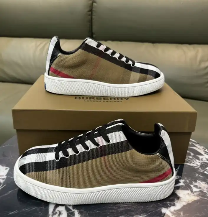 hype Burberry Sneakers