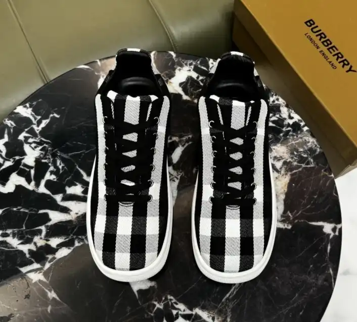 hype Burberry Sneakers