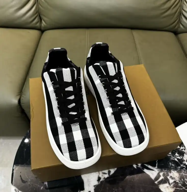 hype Burberry Sneakers