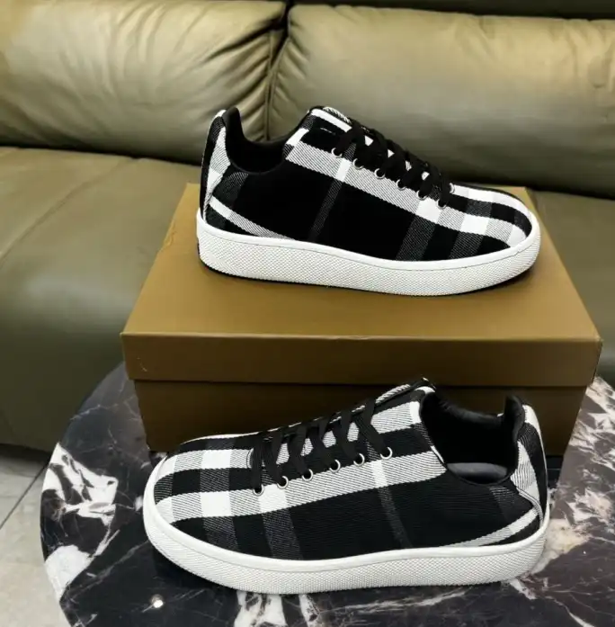 hype Burberry Sneakers