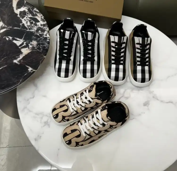 hype Burberry Sneakers