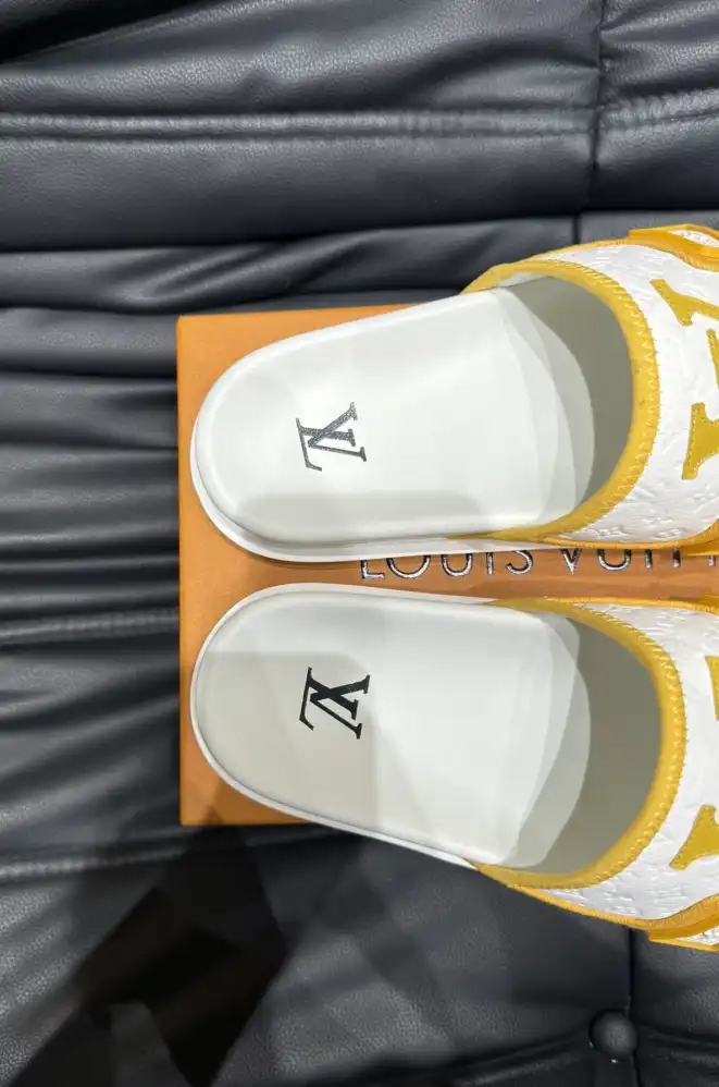 hype LV Slippers