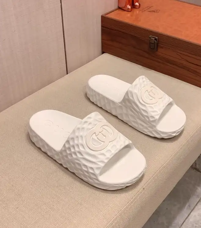 hype Gucci Slippers