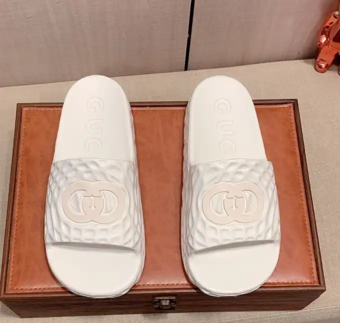 hype Gucci Slippers