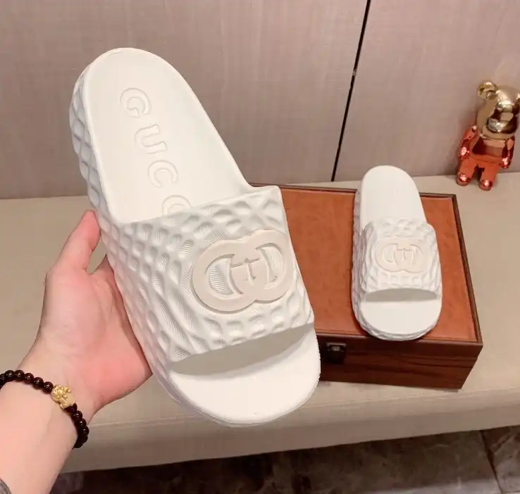 hype Gucci Slippers