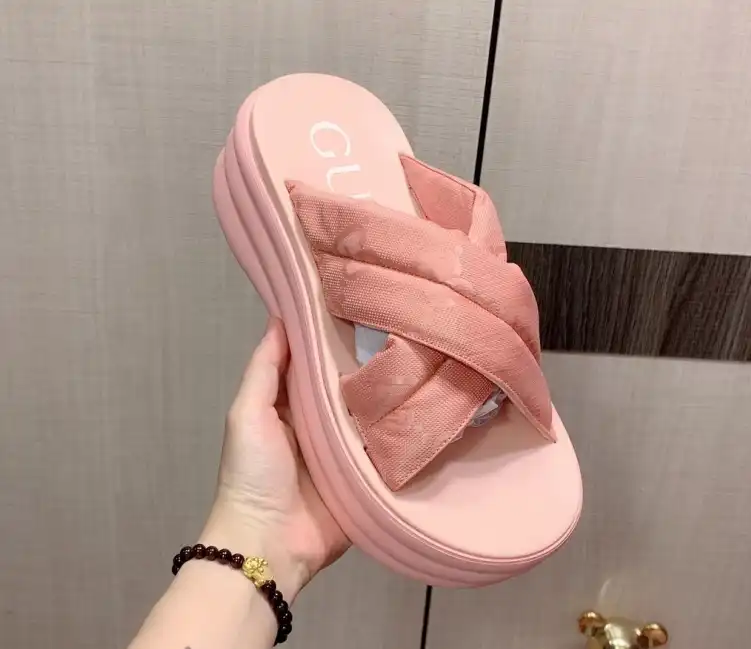 hype Gucci Slippers