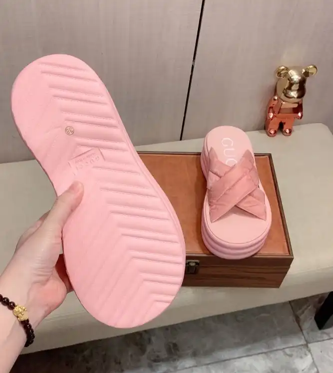 hype Gucci Slippers