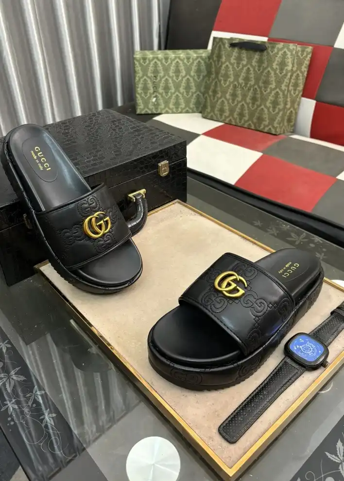 hype Gucci Slippers