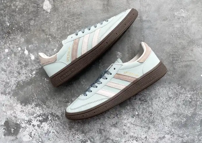 hype Adidas Sneakers