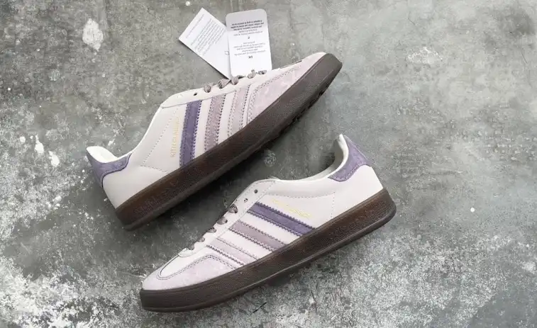 hype Adidas Sneakers