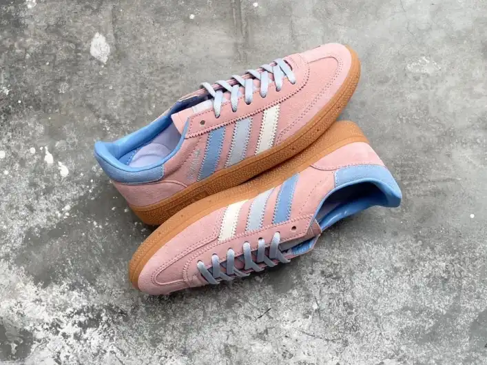 hype Adidas Sneakers