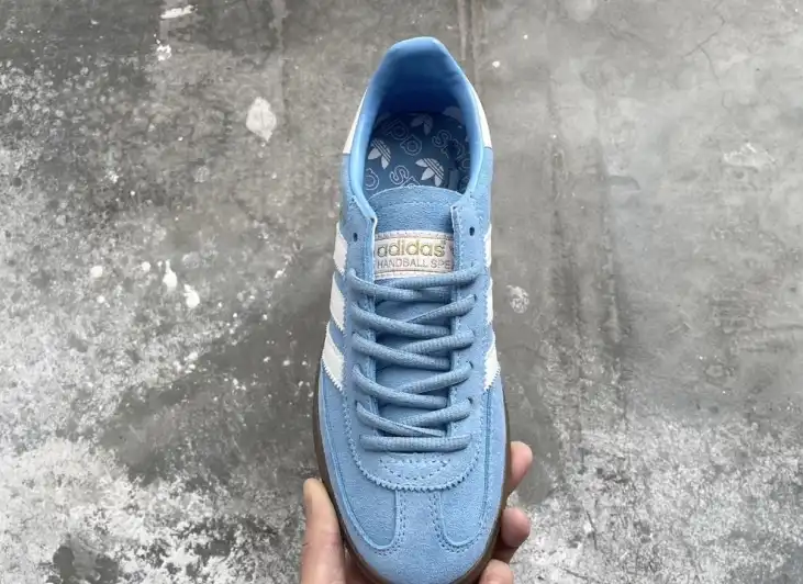 hype Adidas Sneakers