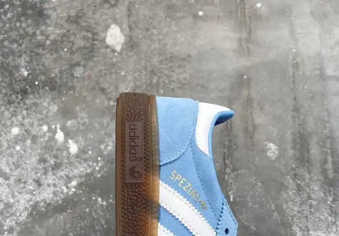 hype Adidas Sneakers