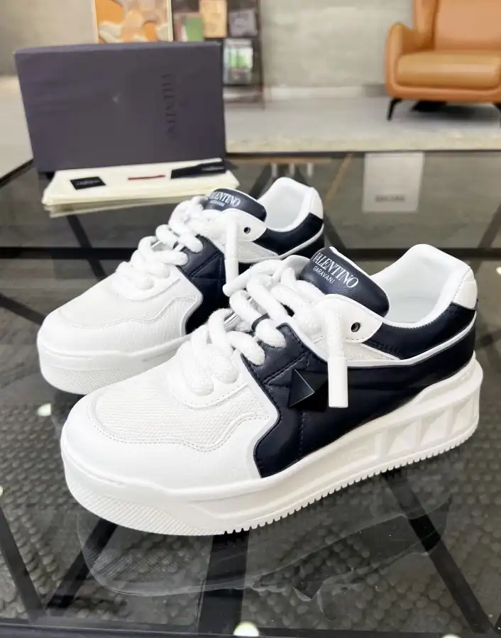 hype Valentino Sneakers