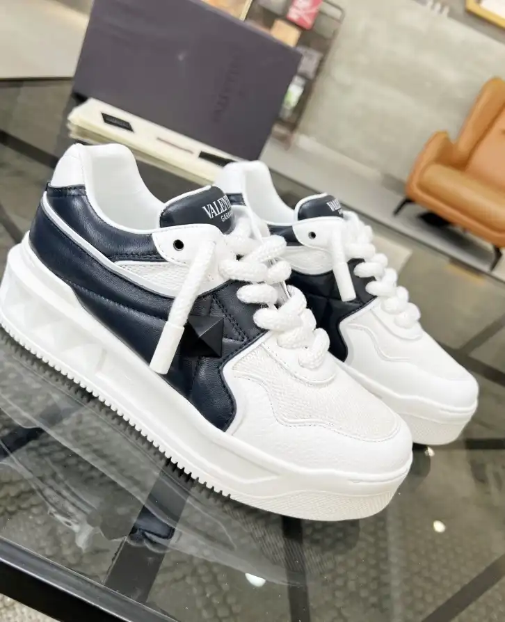 hype Valentino Sneakers