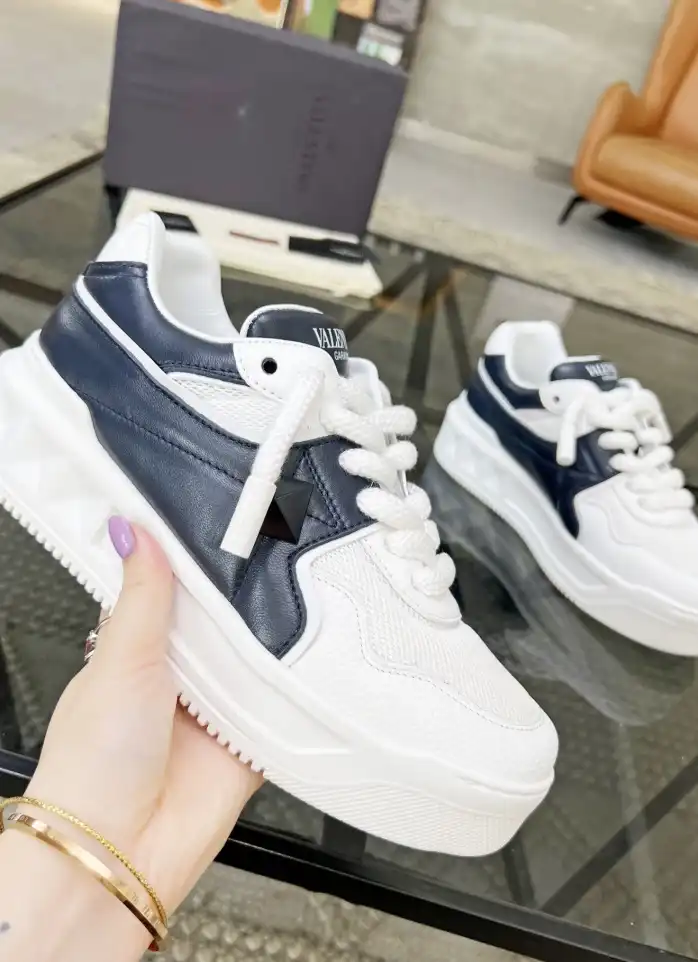 hype Valentino Sneakers