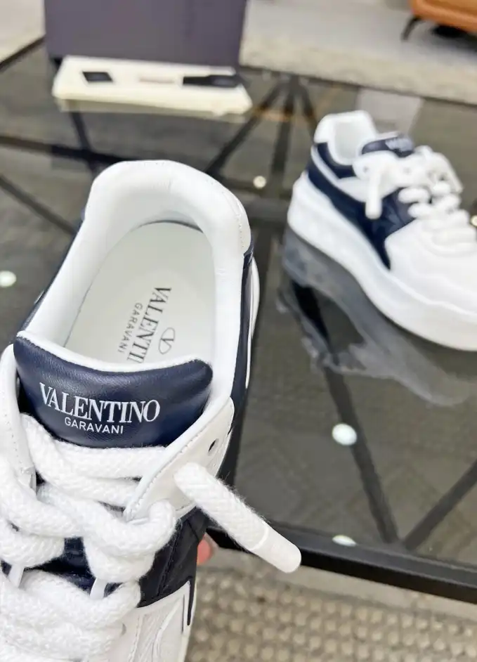 hype Valentino Sneakers