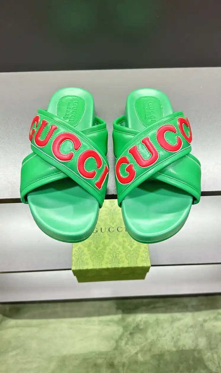 hype Gucci Slippers