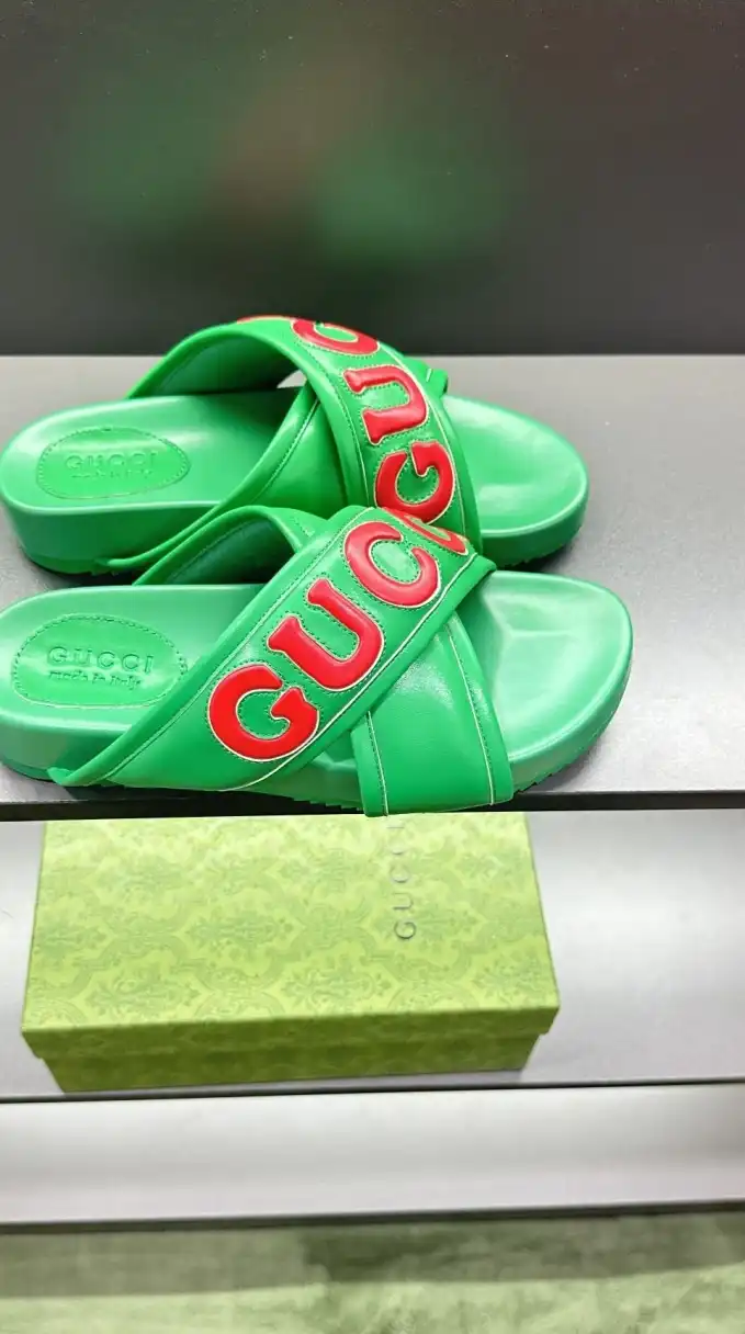 hype Gucci Slippers