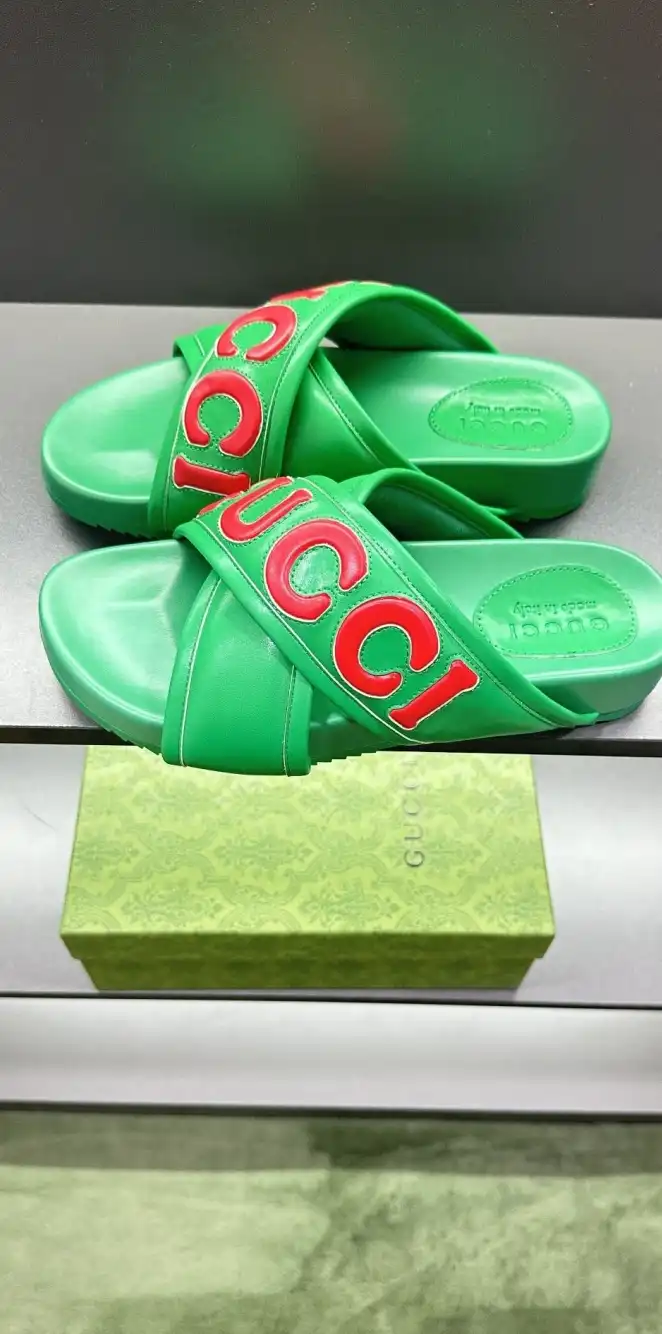 hype Gucci Slippers