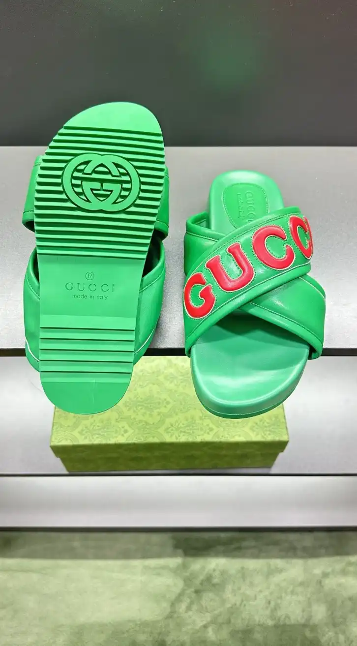 hype Gucci Slippers