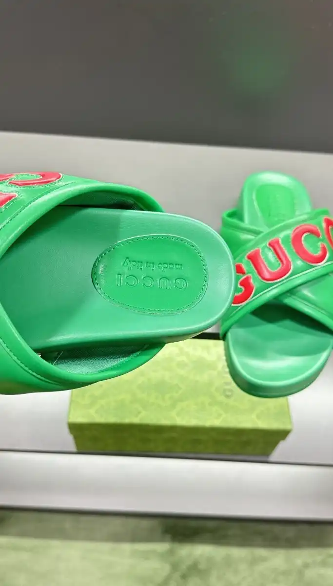 hype Gucci Slippers