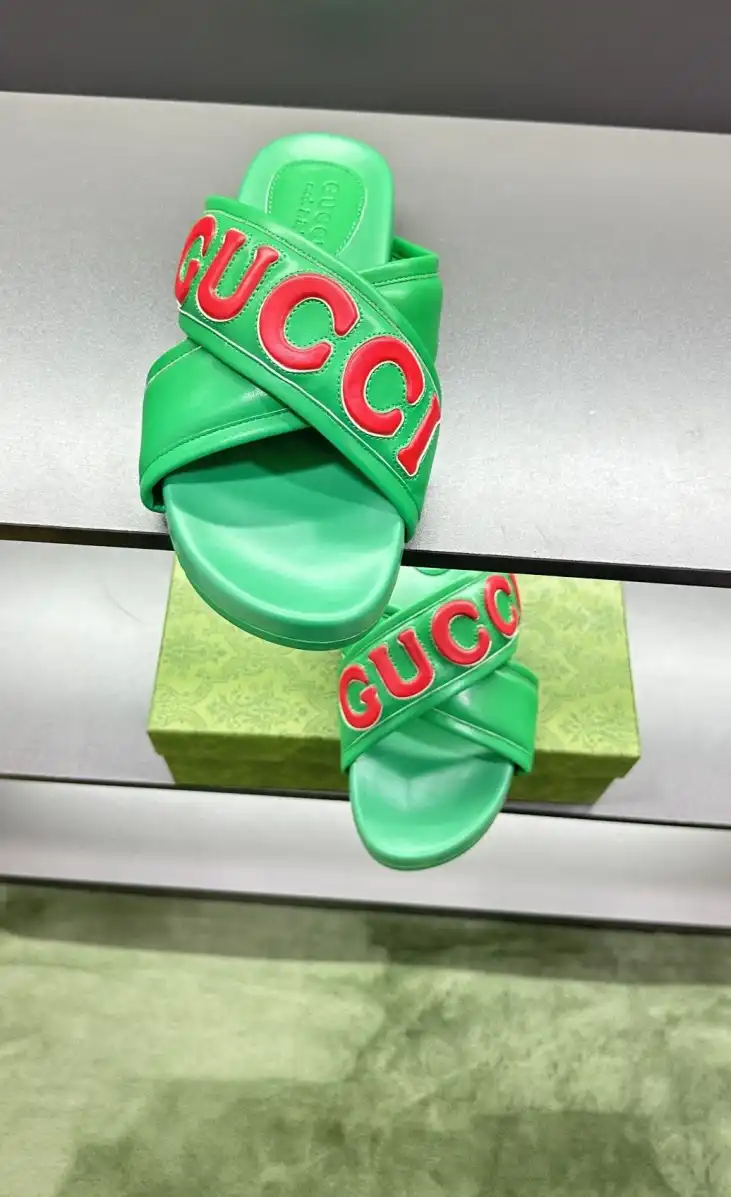 hype Gucci Slippers