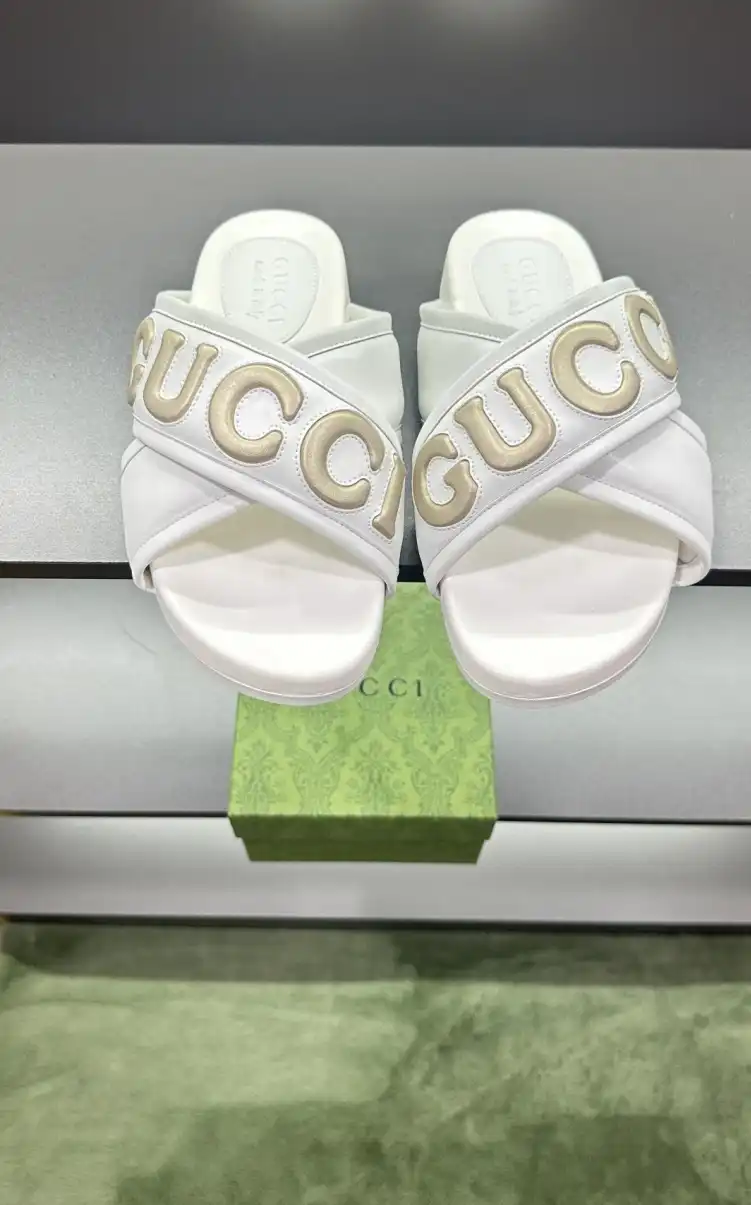 hype Gucci Slippers