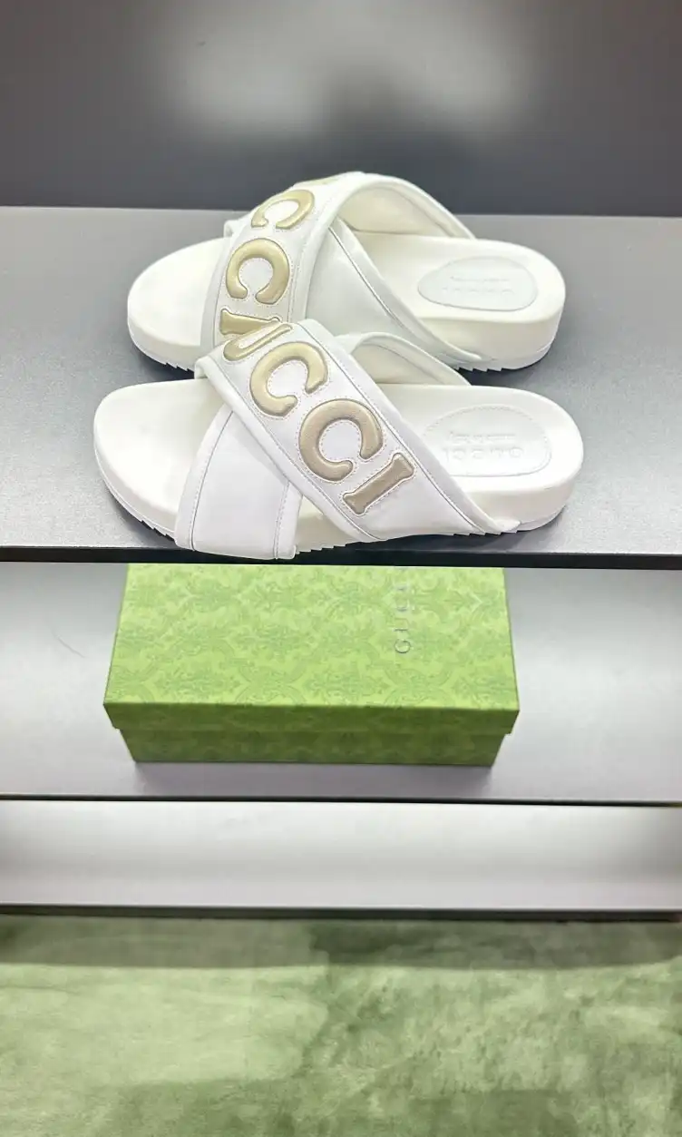 hype Gucci Slippers