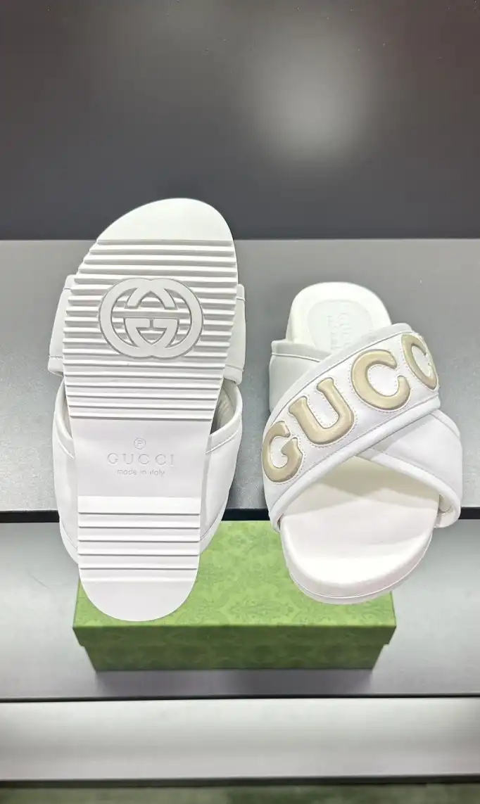 hype Gucci Slippers