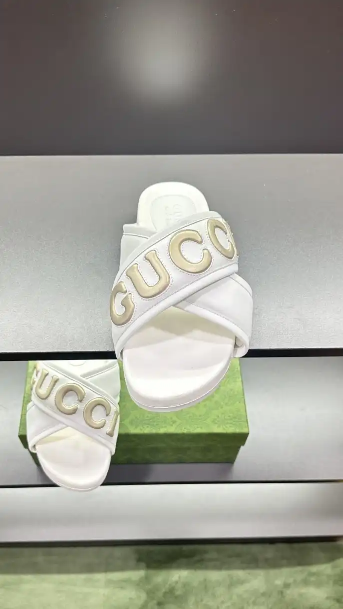 hype Gucci Slippers