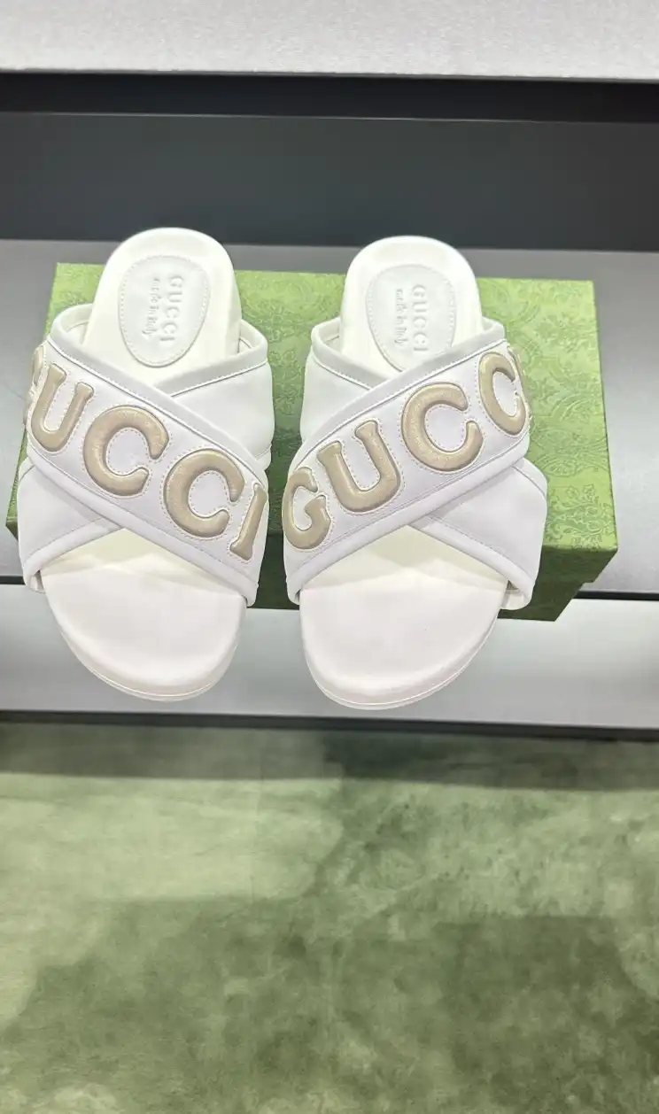 hype Gucci Slippers