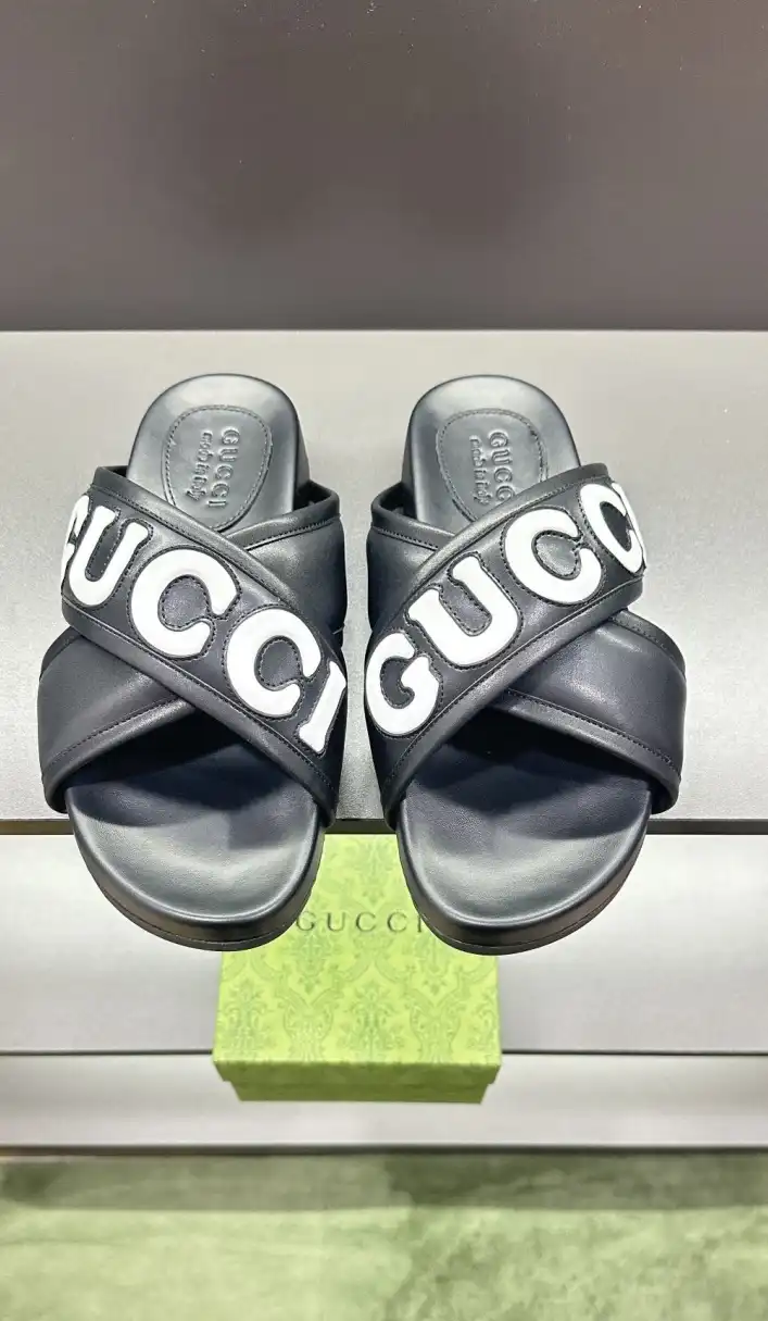 hype Gucci Slippers